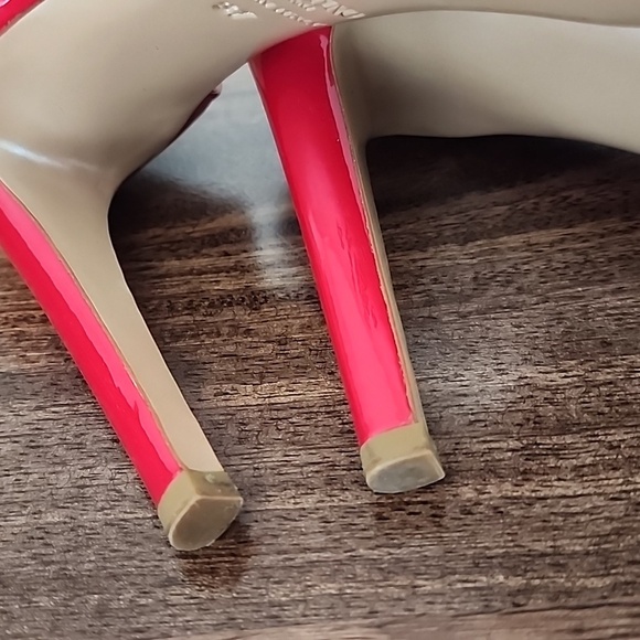 Valentino Red Bow Peep Toe Patent Leather  Pumps- Size 37 6.5 (US) - Picture 8 of 8